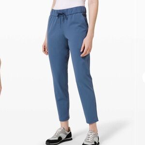 Lululemon On the Fly 7/8 Pant Ink Blue Size 4